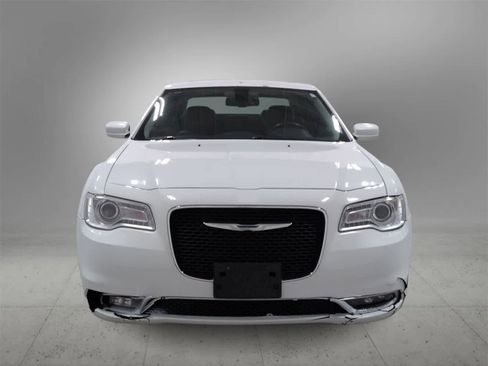 Used 2016 Chrysler 300 Touring w/ Limited Group image 3