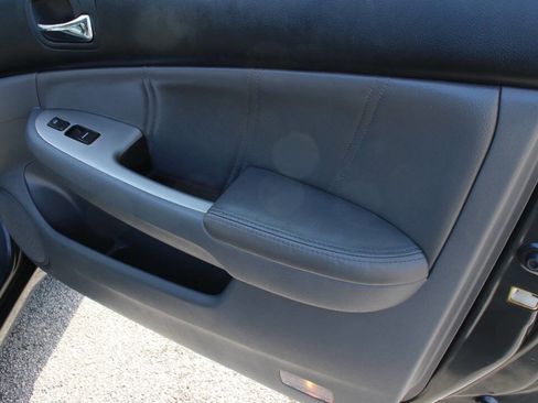 Used 2004 Honda Accord EX image 23