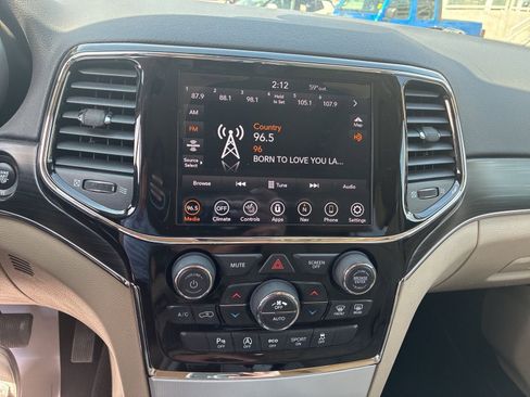 Used 2020 Jeep Grand Cherokee Limited w/ Premium Lighting Group image 22