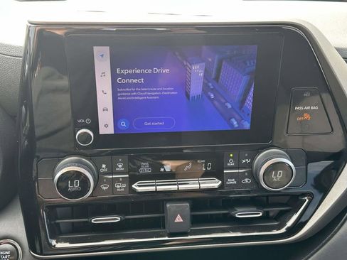 Used 2023 Toyota Highlander LE image 18