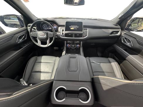 Used 2024 GMC Yukon XL SLT w/ SLT Luxury Package AWD/4WD image 12