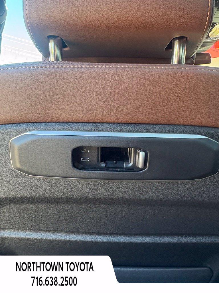 Used 2024 BMW X6 M60i AWD/4WD image 29