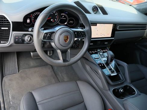 Used 2023 Porsche Cayenne GTS image 11
