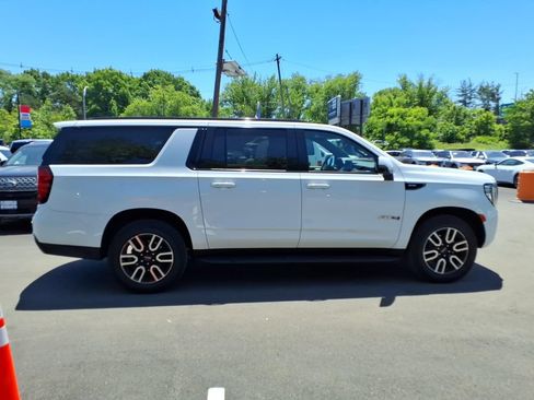 Used 2021 GMC Yukon XL AT4 w/ Technology Package AWD/4WD image 21