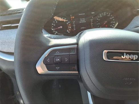 Used 2023 Jeep Compass Latitude image 14