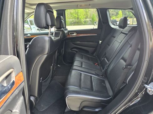 Used 2013 Jeep Grand Cherokee Overland w/ Advance Technology Group image 9