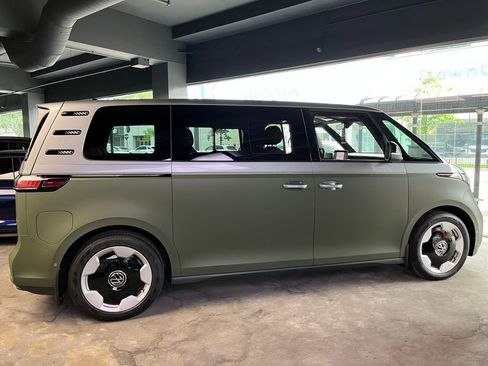 New 2025 Volkswagen ID. Buzz Pro S image 39