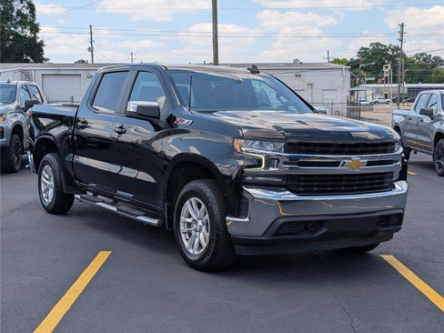 Used 2022 Chevrolet Silverado 1500 LT w/ Z71 Off-Road Package AWD/4WD image 9