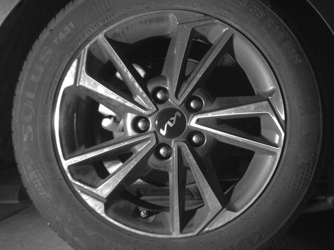 Used 2024 Kia Forte LXS FWD image 15