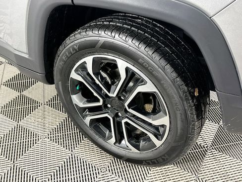 Certified 2024 Jeep Compass Limited image 40