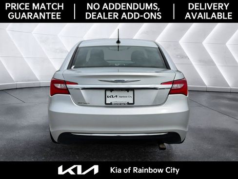 Used 2011 Chrysler 200 LX FWD image 5