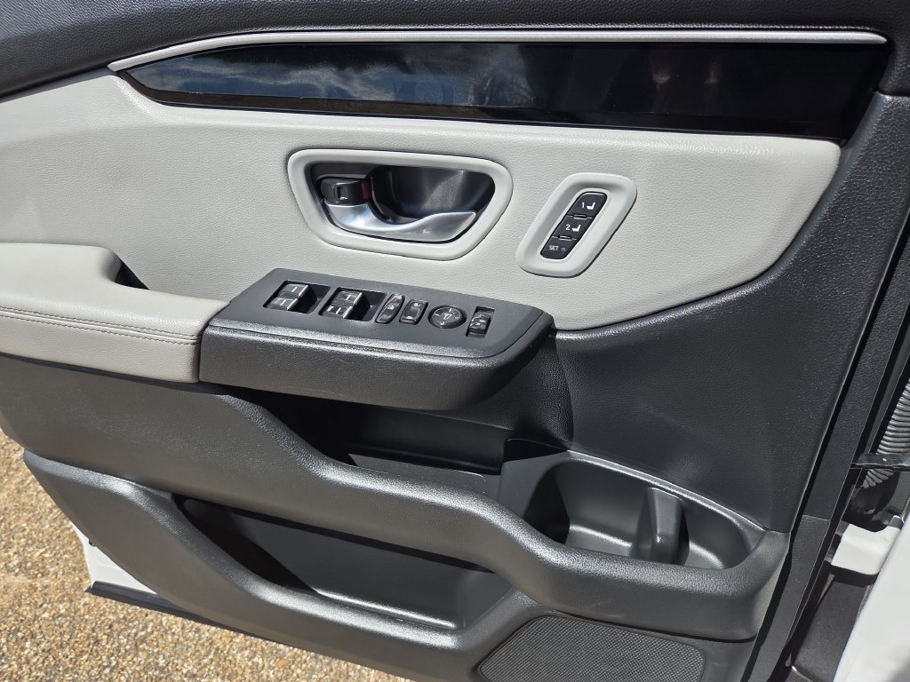 Certified 2025 Honda Pilot EX-L image 17