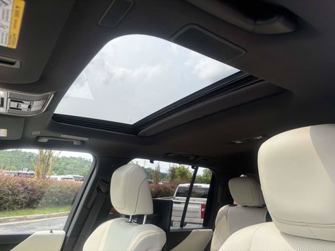 Used 2022 Lexus LX 600 4WD w/ Accessory Package (Z1) image 17
