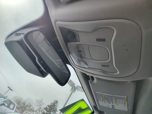 Used 2017 Jeep Renegade Limited w/ Advanced Technology Group image 27