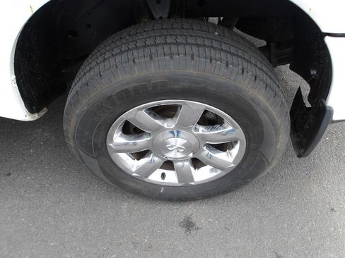 Used 2011 Nissan Titan S AWD/4WD image 23
