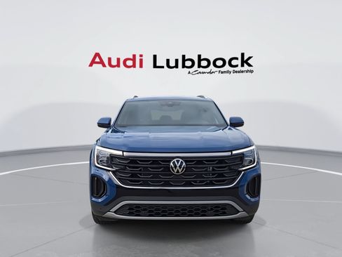 Used 2025 Volkswagen Atlas Cross Sport SE FWD image 3
