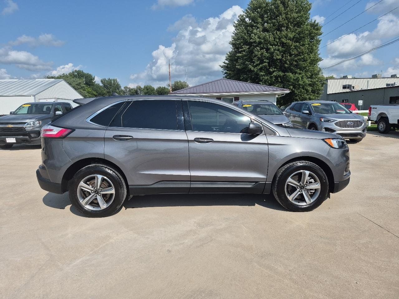 Used 2023 Ford Edge SEL w/ Convenience Package AWD/4WD image 5