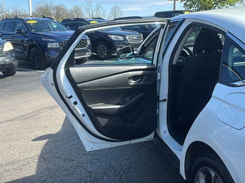 Certified 2024 Honda Accord EX image 28