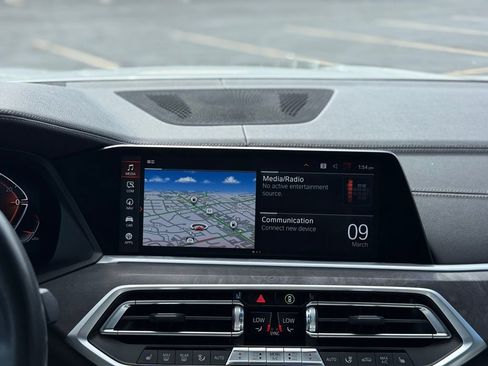 Used 2023 BMW X5 xDrive40i w/ M Sport Package image 14