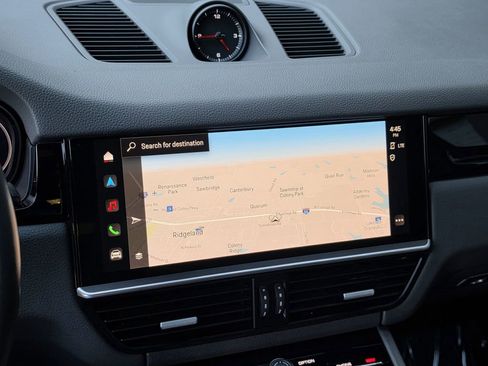 Certified 2023 Porsche Cayenne Platinum Edition image 12