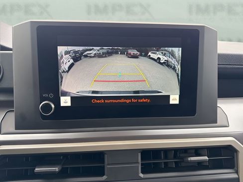 Used 2025 Toyota Tacoma TRD Off-Road image 18