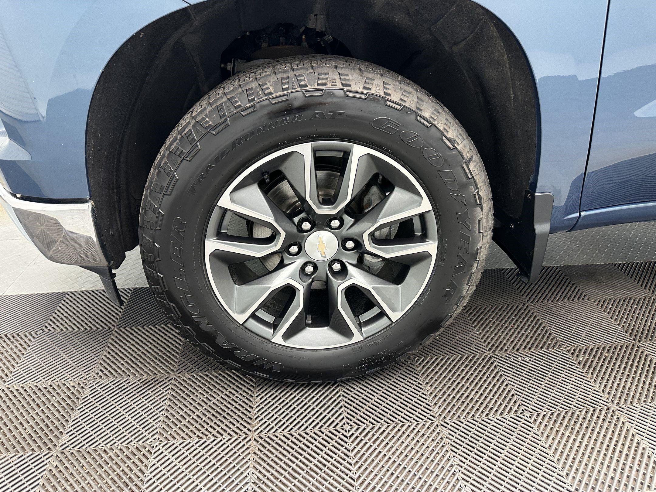 Certified 2024 Chevrolet Silverado 1500 LT AWD/4WD image 13
