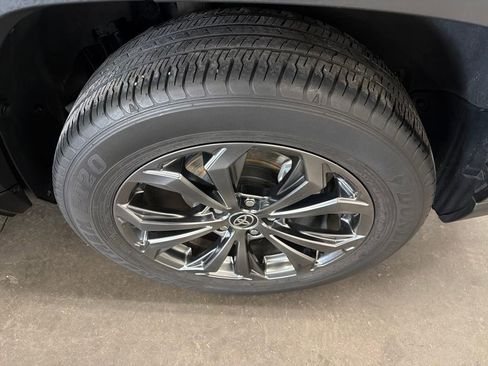 Certified 2023 Toyota RAV4 XLE Premium image 31