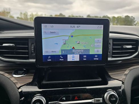 Used 2024 Ford Explorer Limited image 21