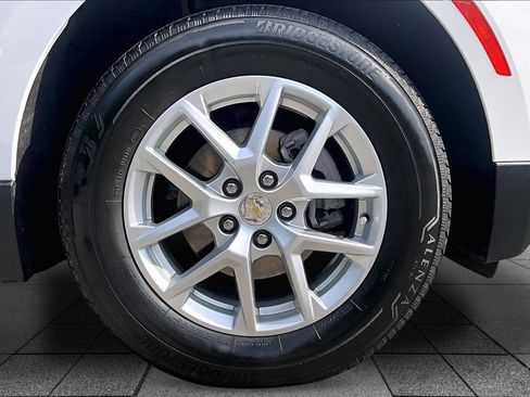 Used 2023 Chevrolet Equinox LS w/ LS Convenience Package AWD/4WD image 8