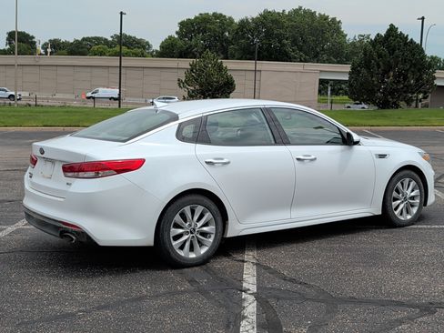 Used 2016 Kia Optima EX FWD image 4