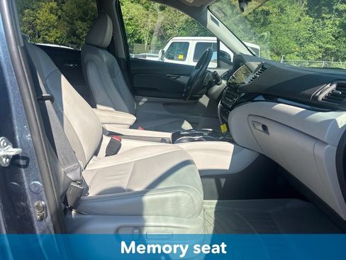 Used 2022 Honda Pilot Touring image 18