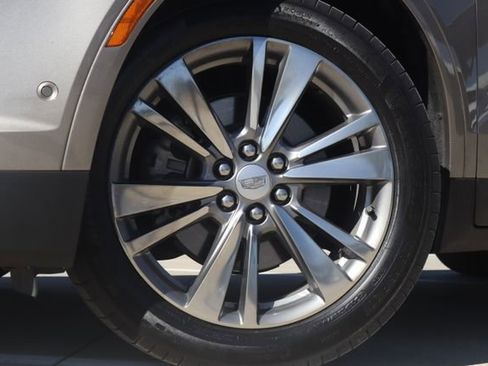 Used 2022 Cadillac XT5 Premium Luxury w/ Platinum Package image 2