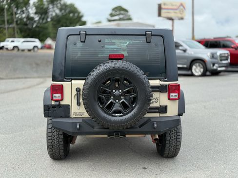 Used 2018 Jeep Wrangler Unlimited Sport AWD/4WD image 6