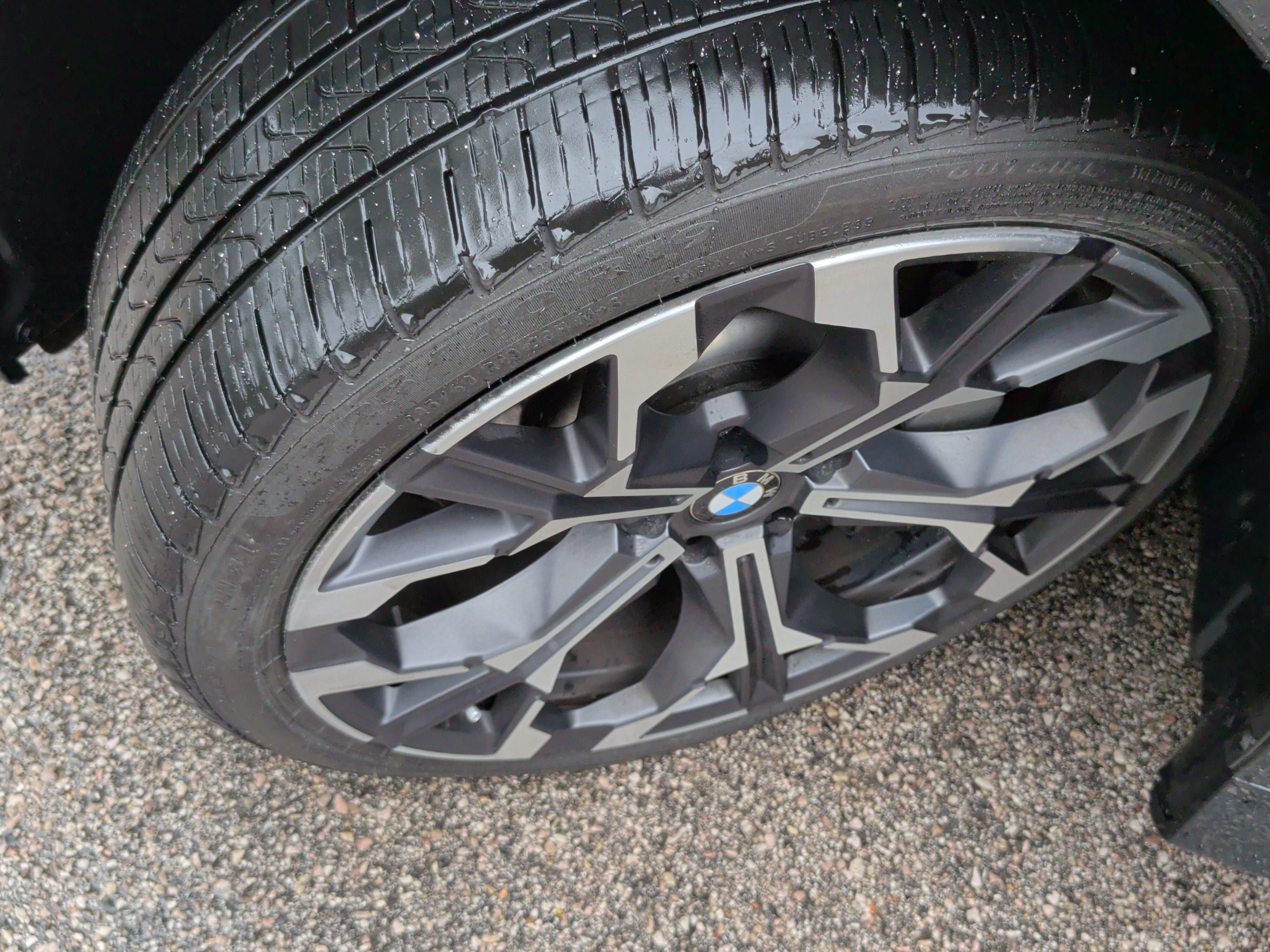 Certified 2025 BMW 330i xDrive Sedan AWD/4WD image 13