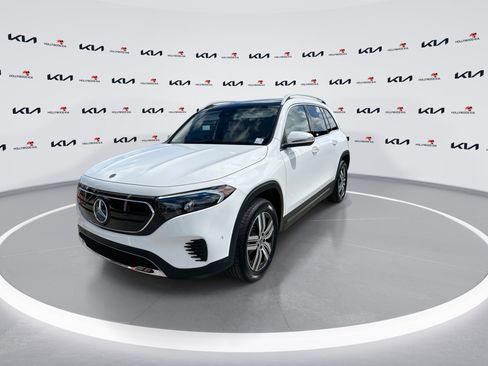 Used 2023 Mercedes-Benz EQB 250+ image 4