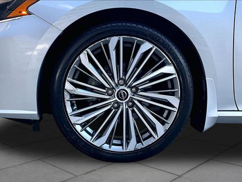 Certified 2024 Nissan Altima 2.5 SL FWD image 11