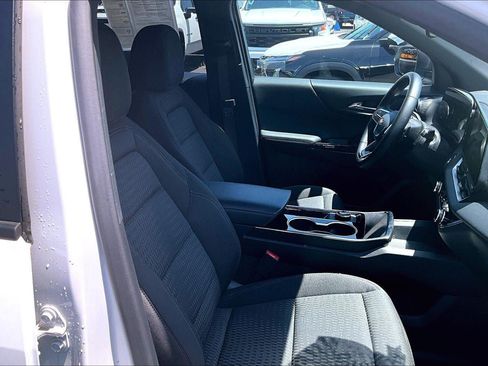 Used 2026 Chevrolet Equinox LT FWD image 7