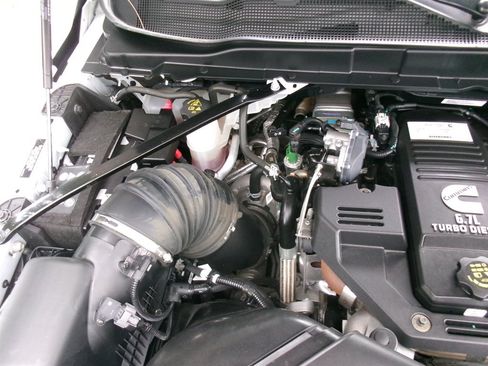 Used 2024 RAM 2500 Tradesman w/ Chrome Appearance Group AWD/4WD image 46