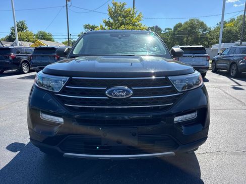 Used 2023 Ford Explorer XLT w/ Equipment Group 202A AWD/4WD image 3