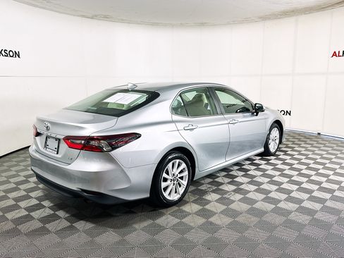 Used 2023 Toyota Camry LE image 3