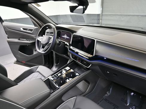 New 2026 Volkswagen Atlas Cross Sport SEL Premium R-Line image 12