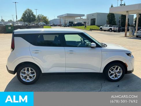 Used 2025 Kia Soul LX w/ LX Technology Package FWD image 7