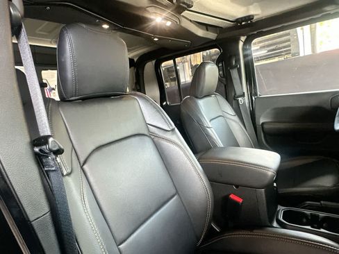 Used 2025 Jeep Gladiator Sport AWD/4WD image 27