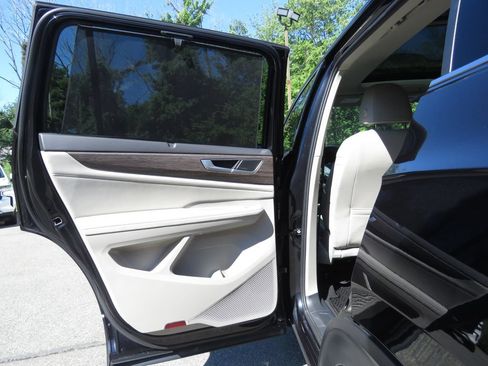 Used 2024 Volkswagen Atlas SEL Premium R-Line AWD/4WD image 20