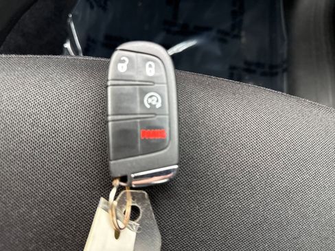 Used 2022 Jeep Renegade Latitude w/ Convenience Group AWD/4WD image 25