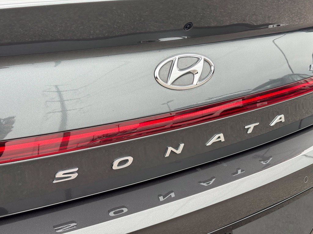 Used 2022 Hyundai Sonata Limited FWD image 14