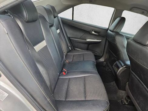 Used 2013 Toyota Camry SE image 16