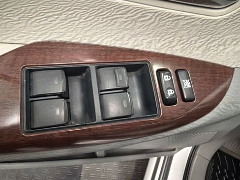 Used 2012 Toyota Sienna XLE AWD/4WD image 17