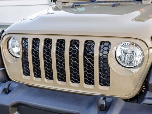 Certified 2020 Jeep Gladiator Sport image 6