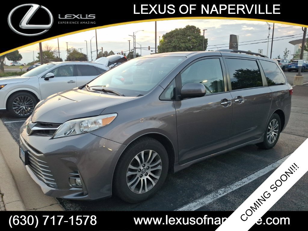 Used 2019 Toyota Sienna XLE FWD image 1